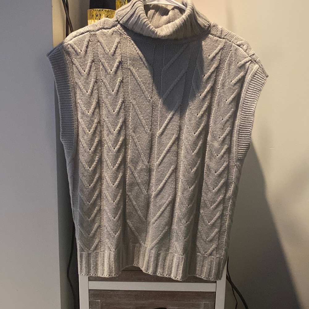 Gray lightweight sweater vest!